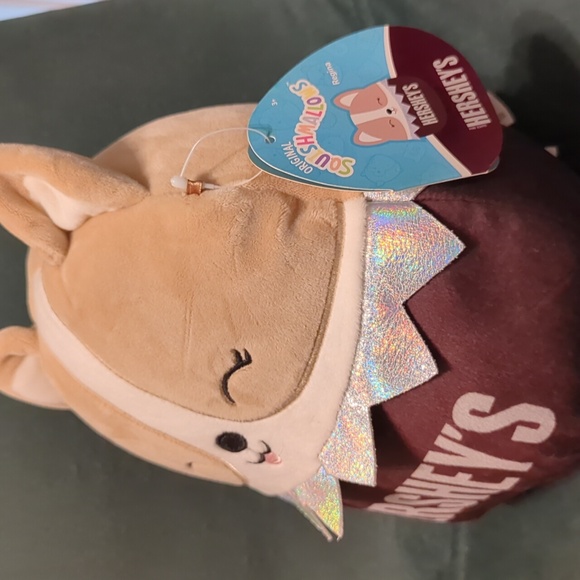 Hershey's Regina Squishmallow - Picture 4 of 4